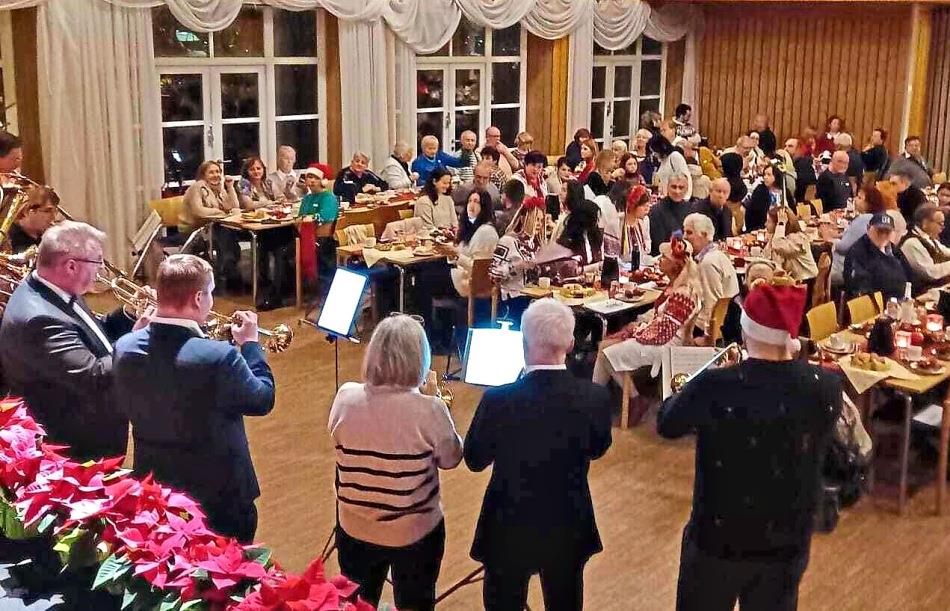 „Gemeinsam statt einsam“ nicht nur an Heiligabend: Stammtisch alle vier ...