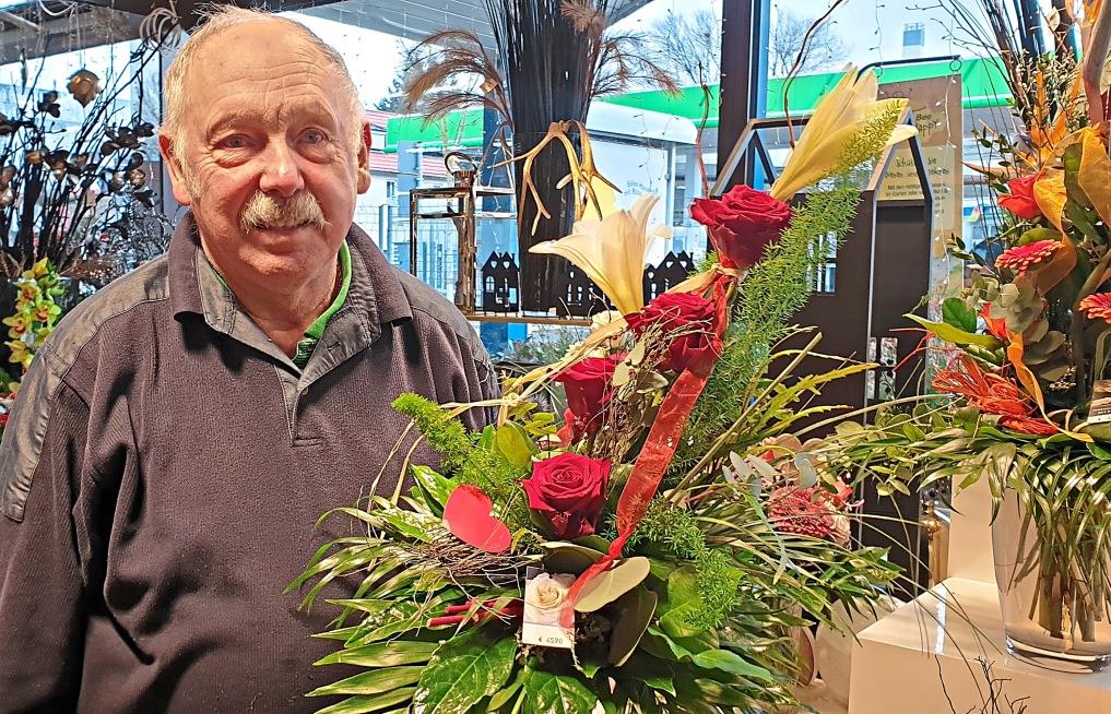 Ansturm auf rote und weiße Rosen So erlebten Neumarkts Floristen den