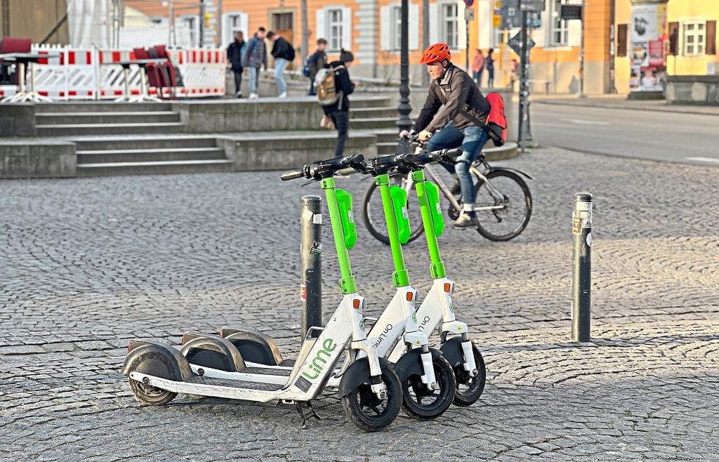 EScooter in Regensburg Sollen die Verleiher zahlen?