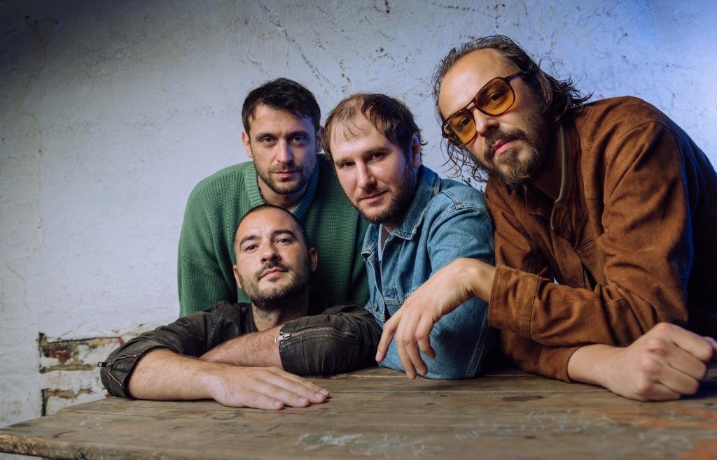 Wanda kommt nach Regensburg Sänger der Band im Interview