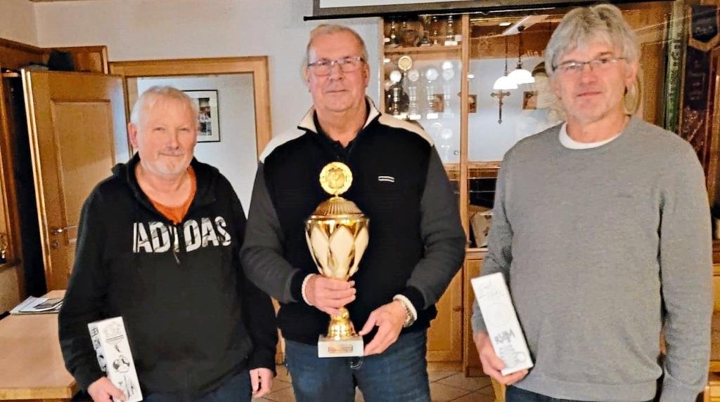 Bernhard Raab holte Pokal