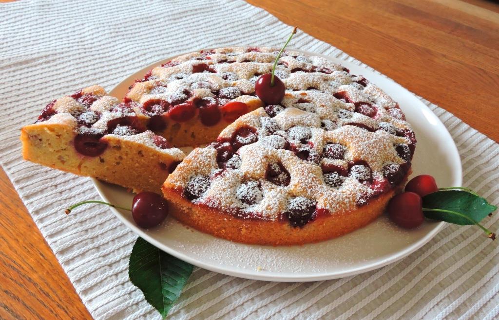 Ein Rezept für alle Fälle: Dieser Rührkuchen mit Kirschen geht schnell ...