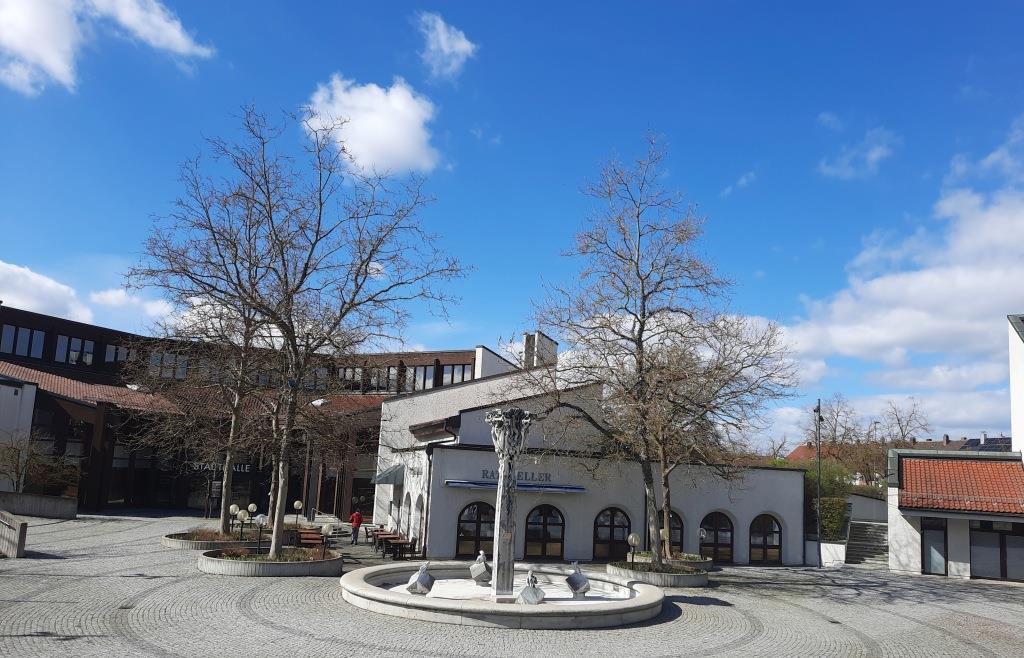 Förderung genehmigt Rathaus, Stadthalle und Ratskeller in Neutraubling