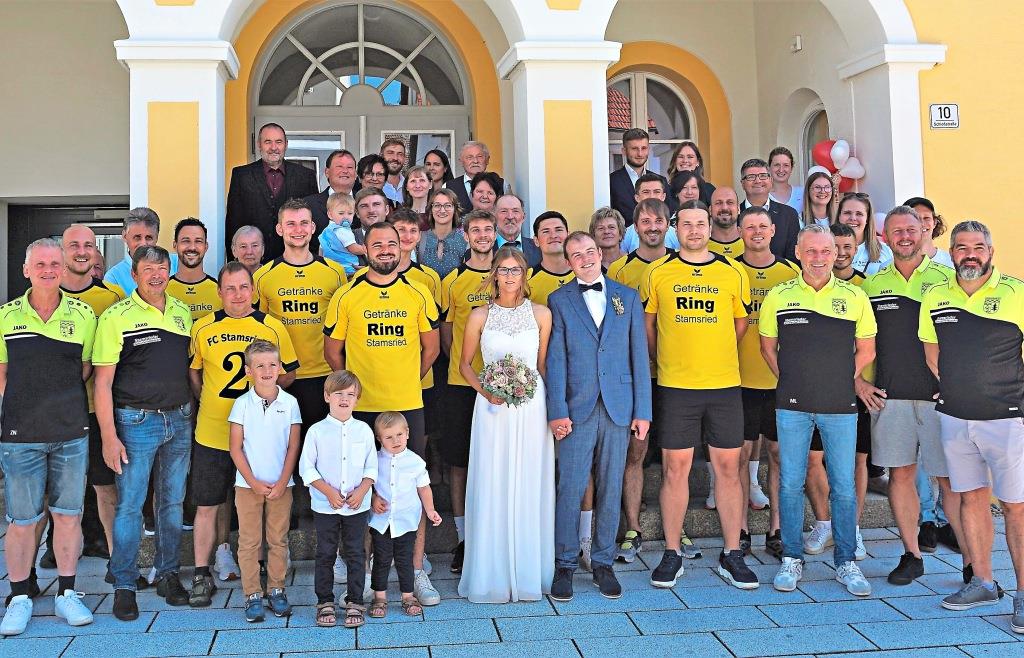 Die gute Seele des FC Stamsried ist unter der Haube Langes Spalier