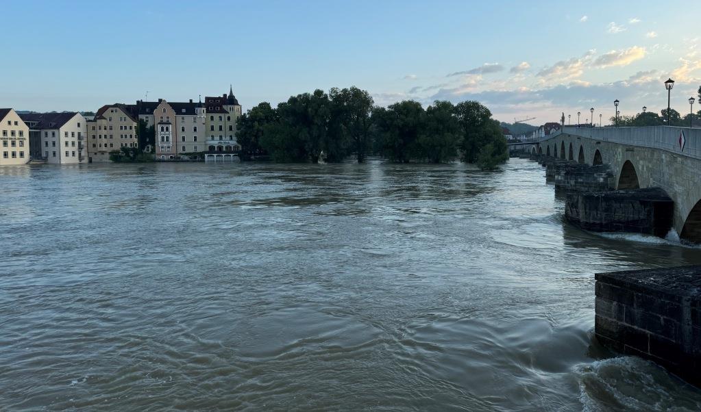 Regensburgs Wasserwacht Im Live Stream Die Ultimative Regensburg Hochwasser Webcam Ubersicht