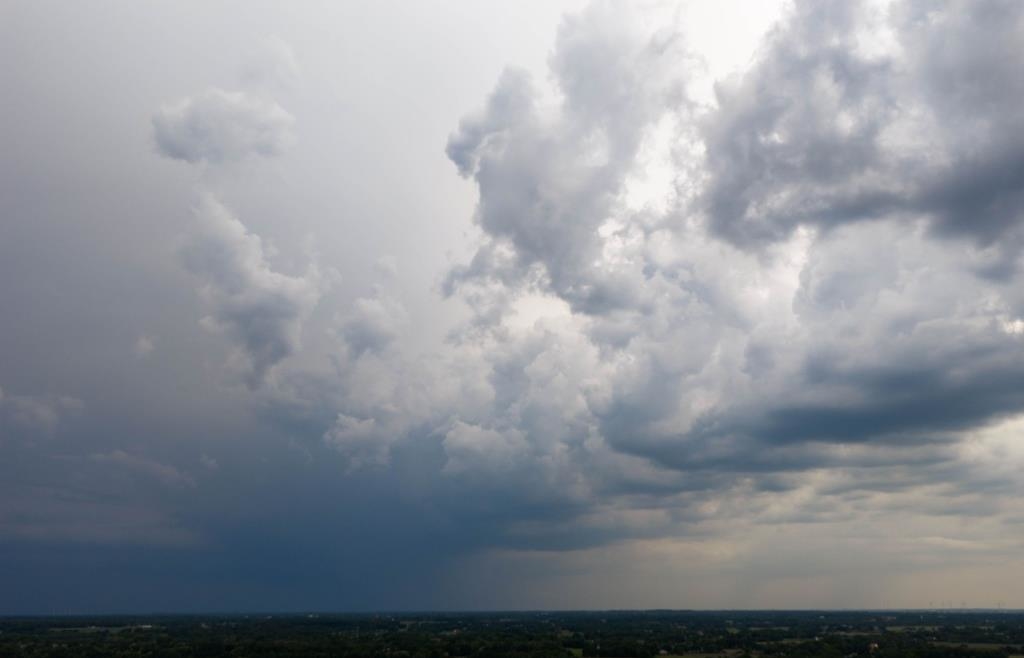 Thunderstorm front approaching: Severe weather warnings are in effect in ...