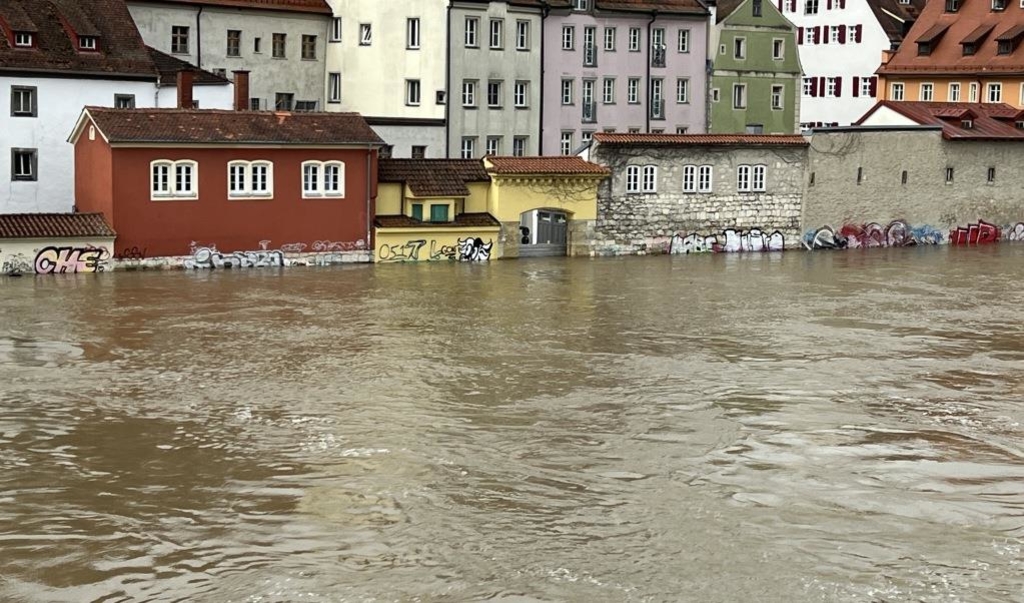 Regensburgs Wasserwacht Im Live Stream Die Ultimative Regensburg Hochwasser Webcam Ubersichtfeed