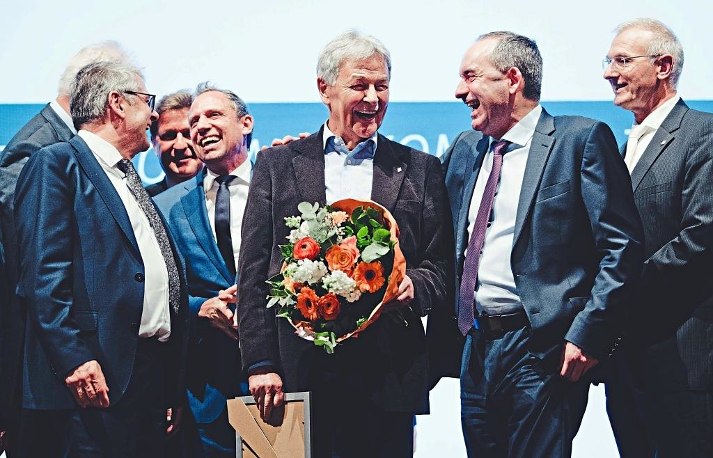 Ehrung für ExMdL Joachim Hanisch Freie Wähler würdigen „Mann der