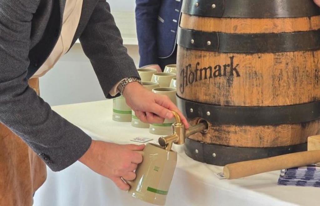 Das neue Chamer Volksfest setzt heuer erneut Maßstäbe in Sachen Bierpreis