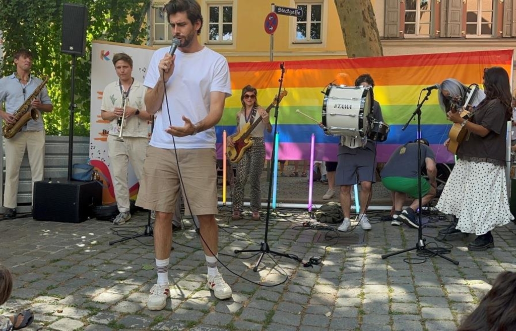 Performance in the Obermünster district in Regensburg: Street concert by ...