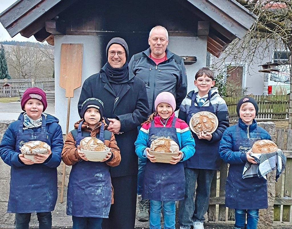 Kommunionkinder backten Brot