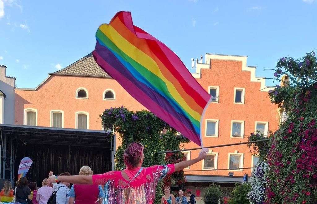Zahlreiche Teilnehmer beim Christopher Street Day in Cham