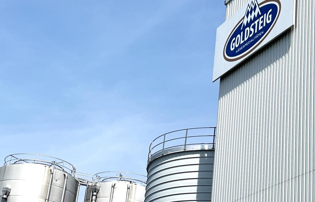 Ein paarmal zu oft vor den Goldsteig-Käsereien in Cham geraucht - gefeuert!