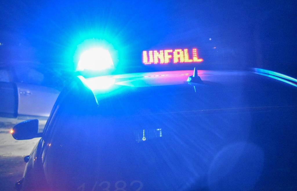 Spektakulärer Unfall in Regensburg: Auto prallt in Parkhaus „Unterer ...