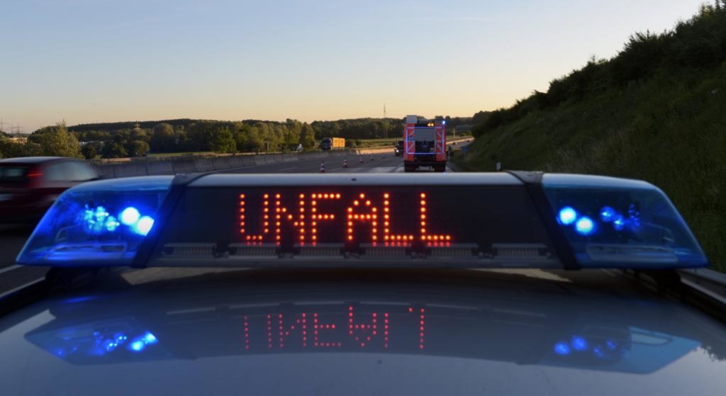Truck driver seriously injured in accident on the A93 near Luhe-Wildenau - ...