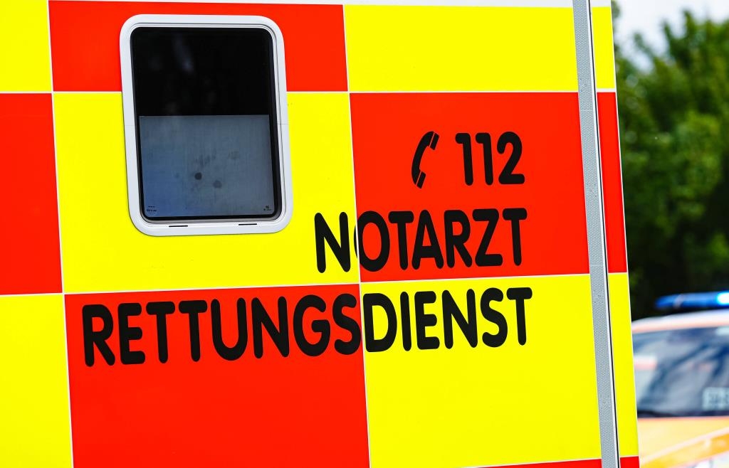 Schwerer Unfall an der A3-Auffahrt bei Wörth: Fünf Verletzte, darunter drei Kinder