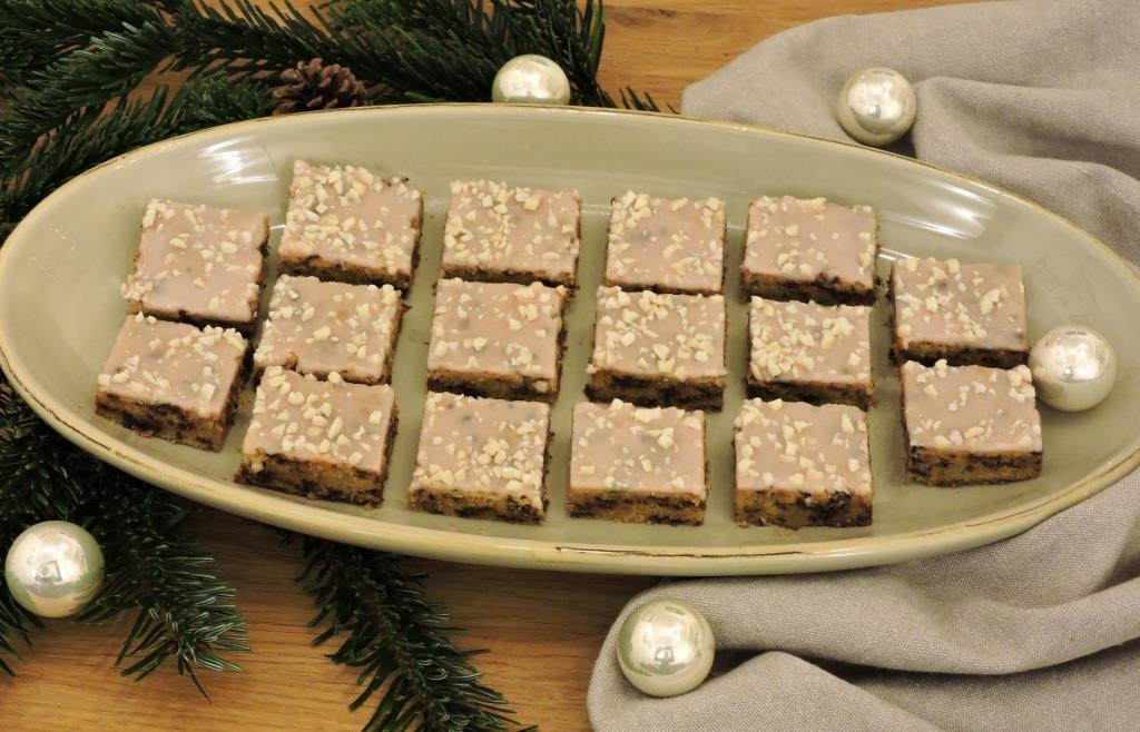 Saftige Glühweinwürfel sind ein schnelles Gebäck für die staade Zeit Saftige Glühweinwürfel sind ein schnelles Gebäck für die staade Zeit