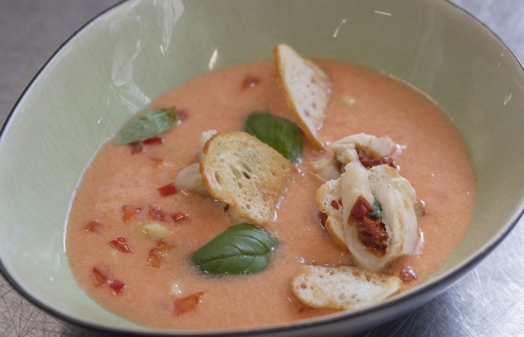 Spanischer Klassiker: Kalte Gazpacho für heiße Tage