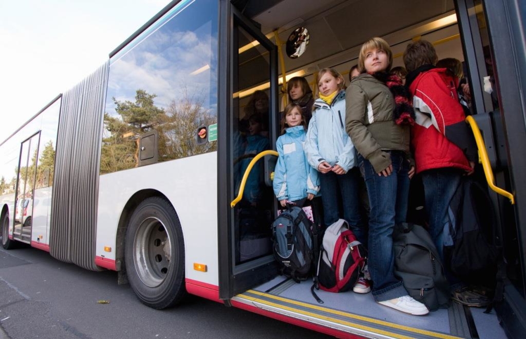 Schule Weiding startet früher, Schorndorf später – so werden Geld und Busse gespart