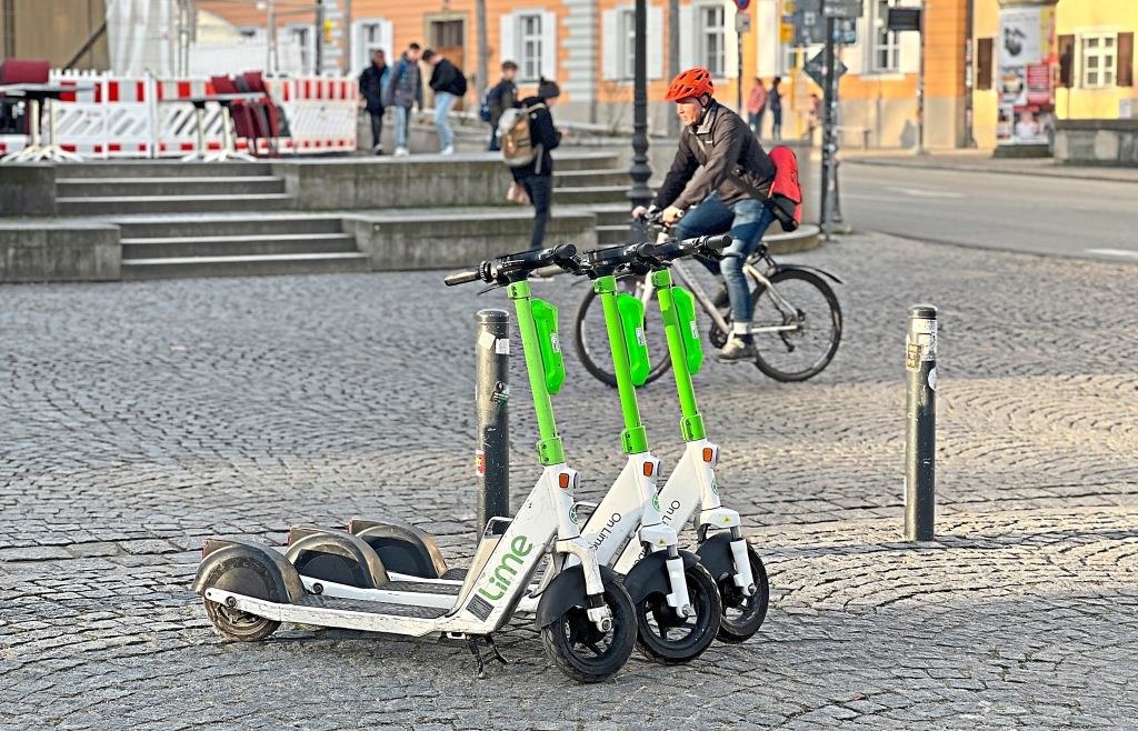 E-Scooter in Regensburg: Sollen die Verleiher zahlen?