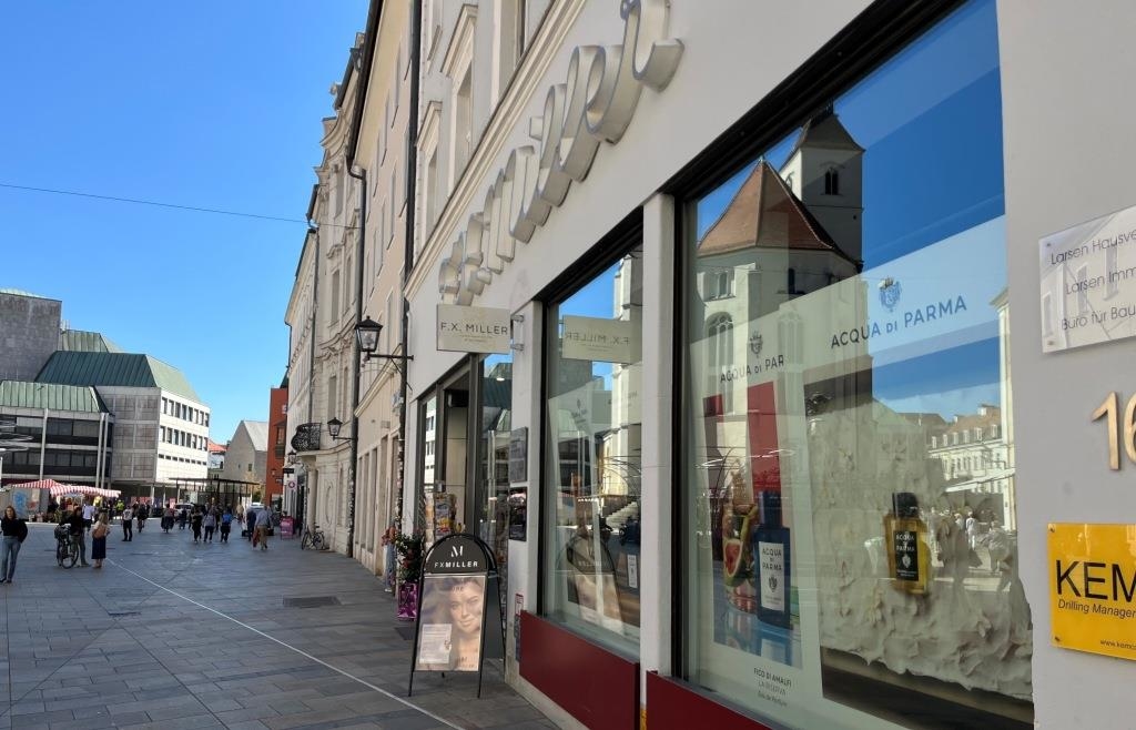 Despite vacancy at Neupfarrplatz: Real estate agent champions ...