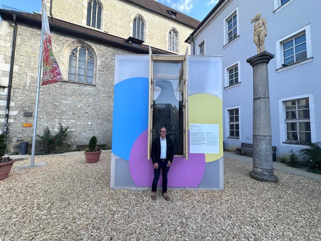 Passt nicht durch Museumstür: So geht es mit dem Adler von der ...