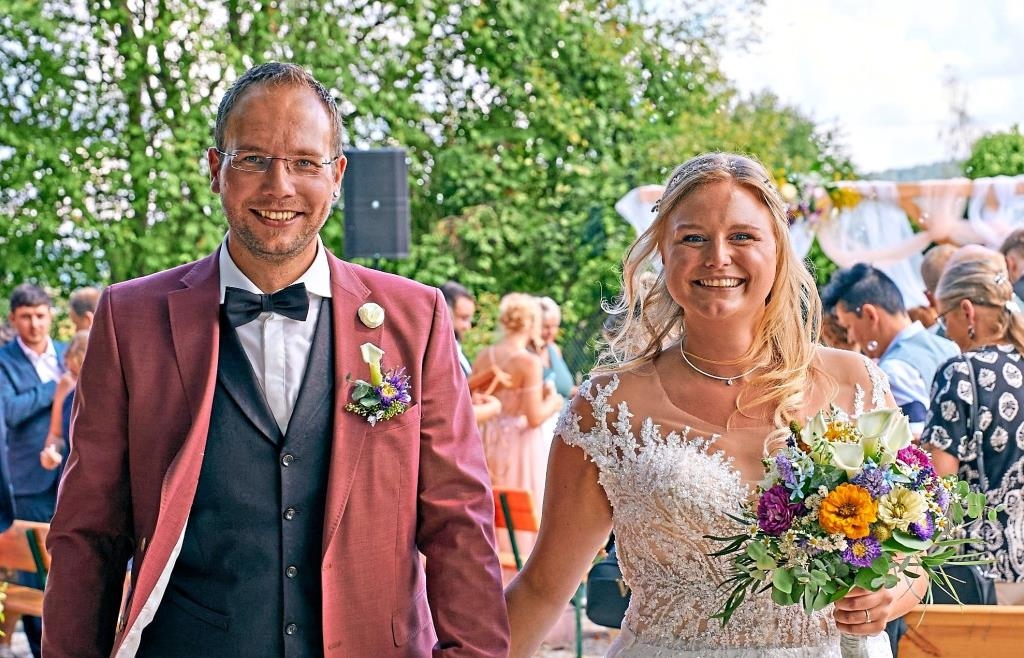 Freie Trauung in Chamer Wasserwirtschaft: Theresa und Andreas geben sich das Ja-Wort