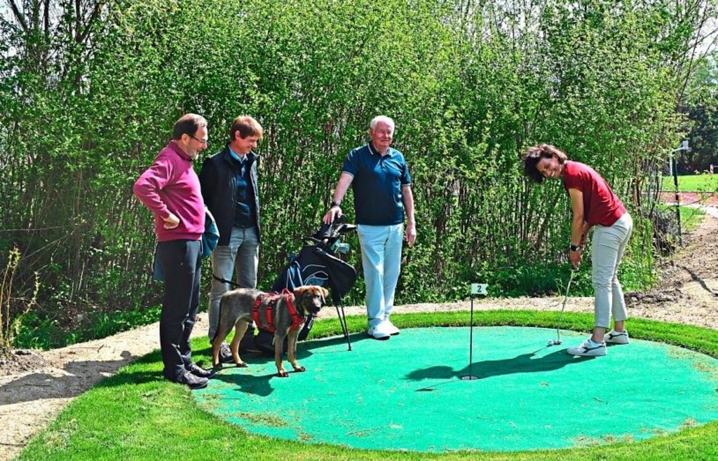 Ehemaliges Slalom Ass Alois Vogl Zeigt Auf Der Landesgartenschau Furth ehemaliges-slalom-ass-alois-vogl-zeigt-auf-der-landesgartenschau-furth
