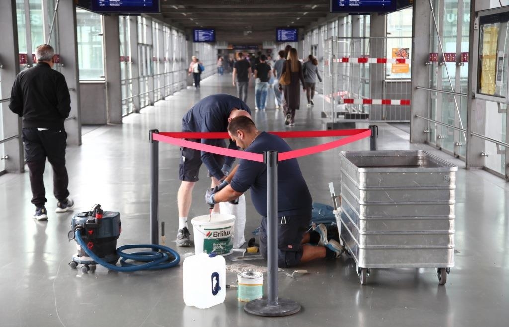 Mehr Sicherheit, weniger Löcher: DB will Image des Regensburger Bahnhofs ...