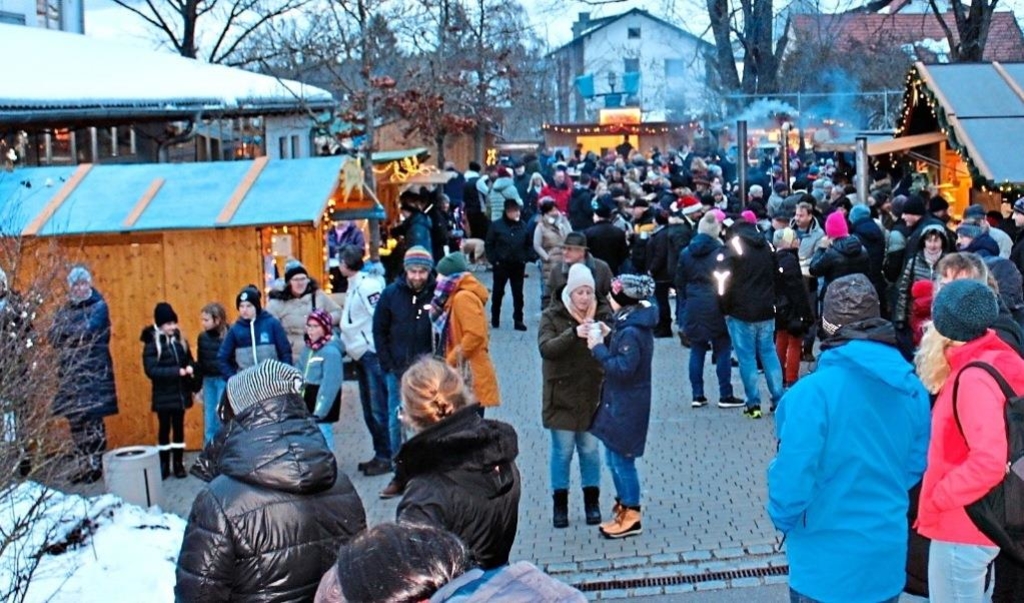 Feuerwurst, Crepes und Waffeln: Nicht nur das kulinarische Angebot ... Feuerwurst, Crepes und Waffeln: Nicht nur das kulinarische Angebot ...