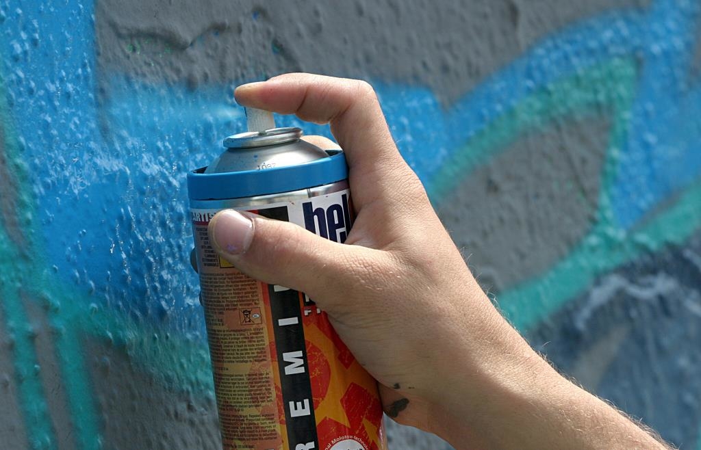 Graffitisprayer (18) in Regensburg auf frischer Tat ertappt