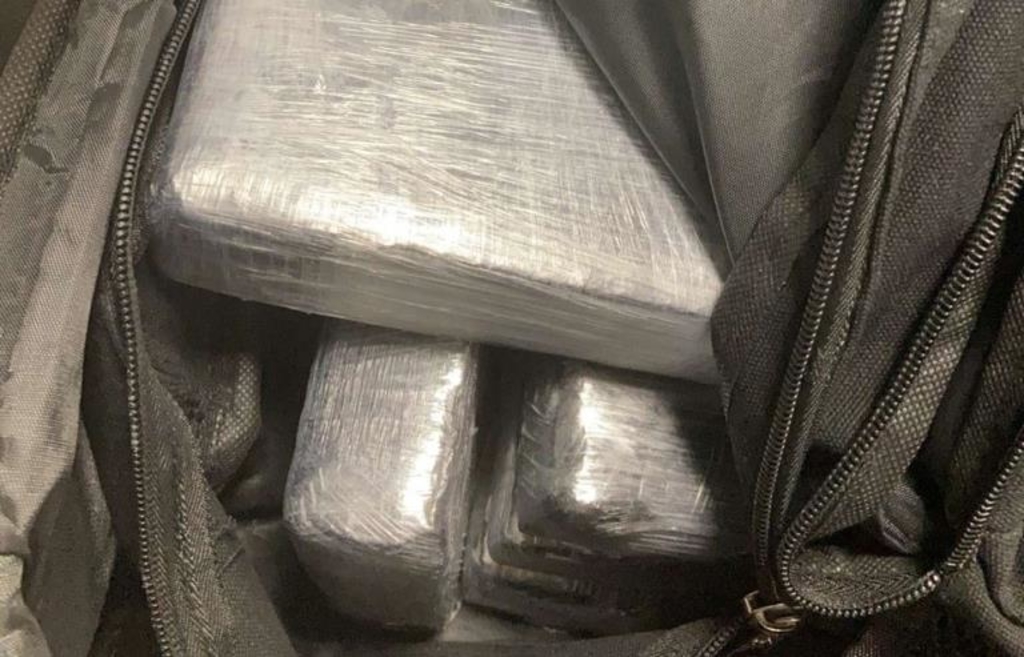 Customs discovers more than 16 kilos of cocaine in a suitcase at Nuremberg ...