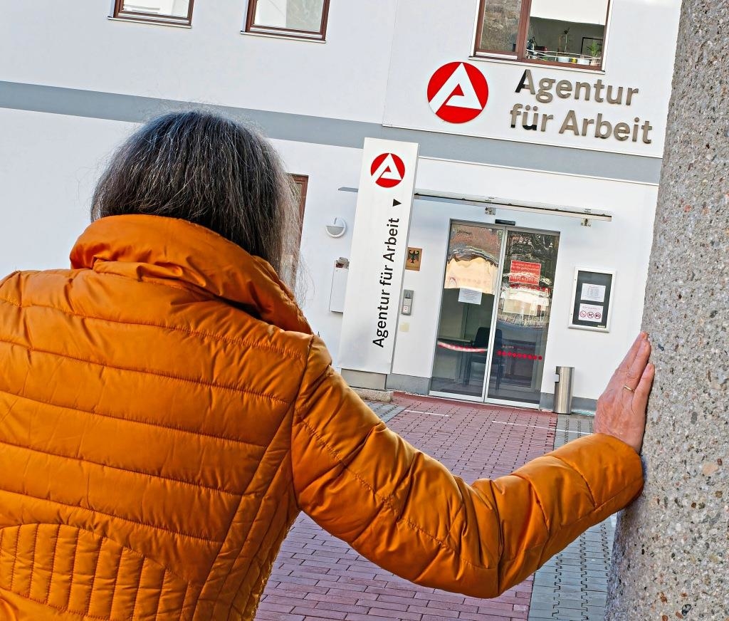 2290 Menschen haben keinen Job