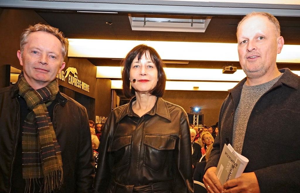 Vom Medienhaus zur Kaffeekanne: Bettina Kraus zeigt bei ... Vom Medienhaus zur Kaffeekanne: Bettina Kraus zeigt bei ...