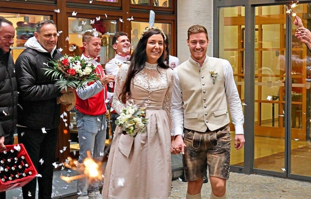 Eine sportliche Verbindung: Bettina Lamecker und Stefan Pongratz sagten ... Eine sportliche Verbindung: Bettina Lamecker und Stefan Pongratz sagten ...