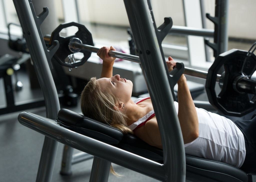 Landgericht Nürnberg-Fürth: Transfrau verklagt Fitnessstudio nach ...
