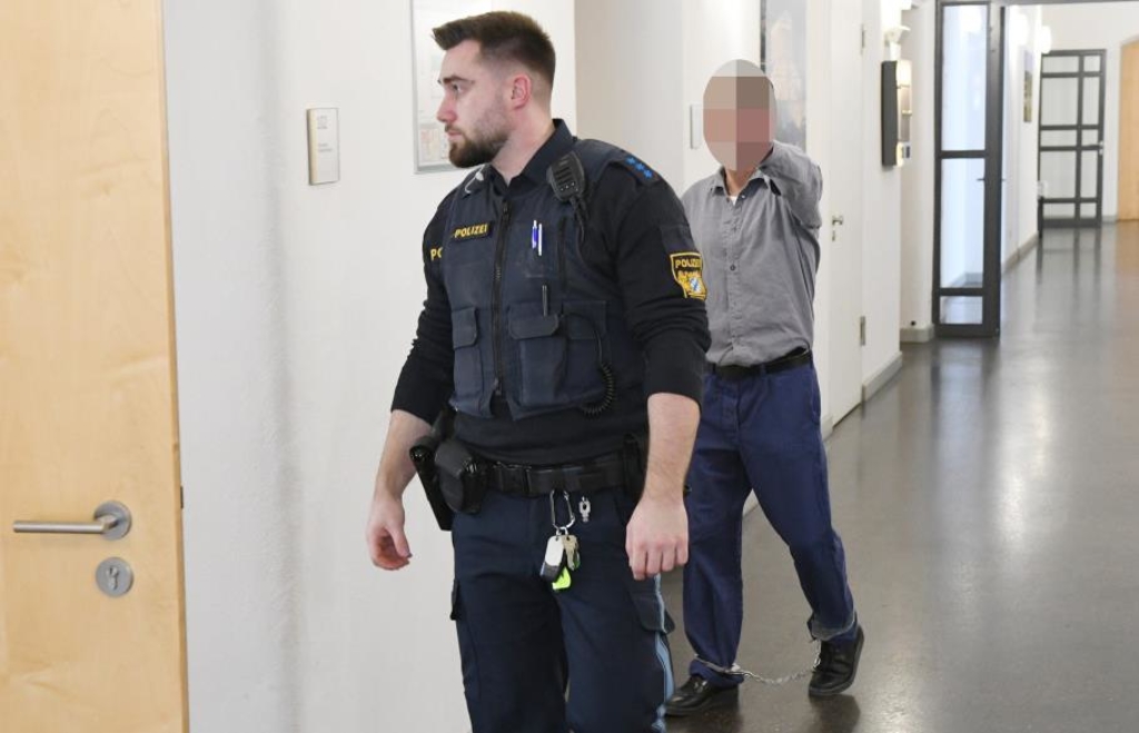 Babykatzen misshandelt: Tierquäler aus Regensburg bekommt in der Berufung ...