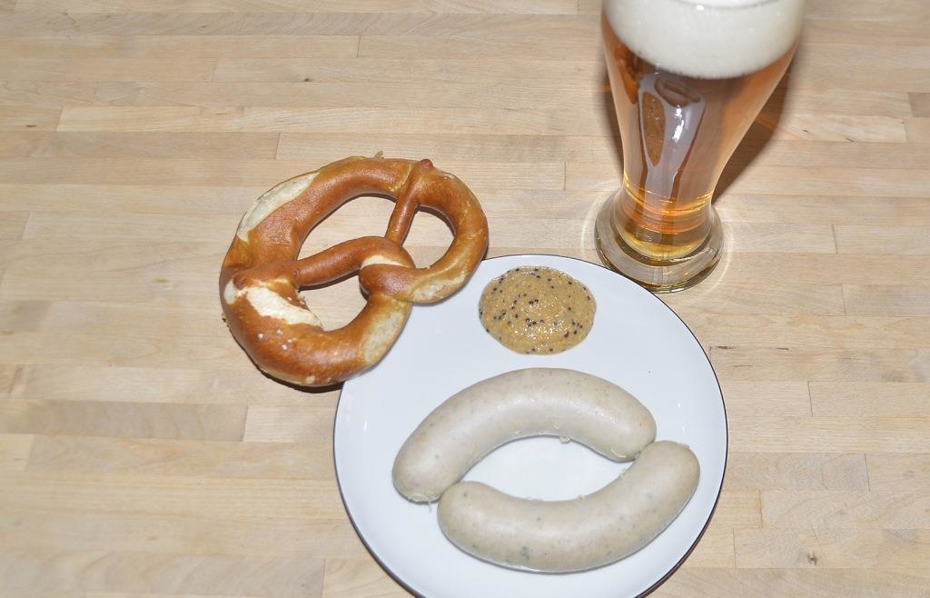 Unverzichtbar zur Weißwurst und so gut: Süßer Senf kann leicht selbst ...