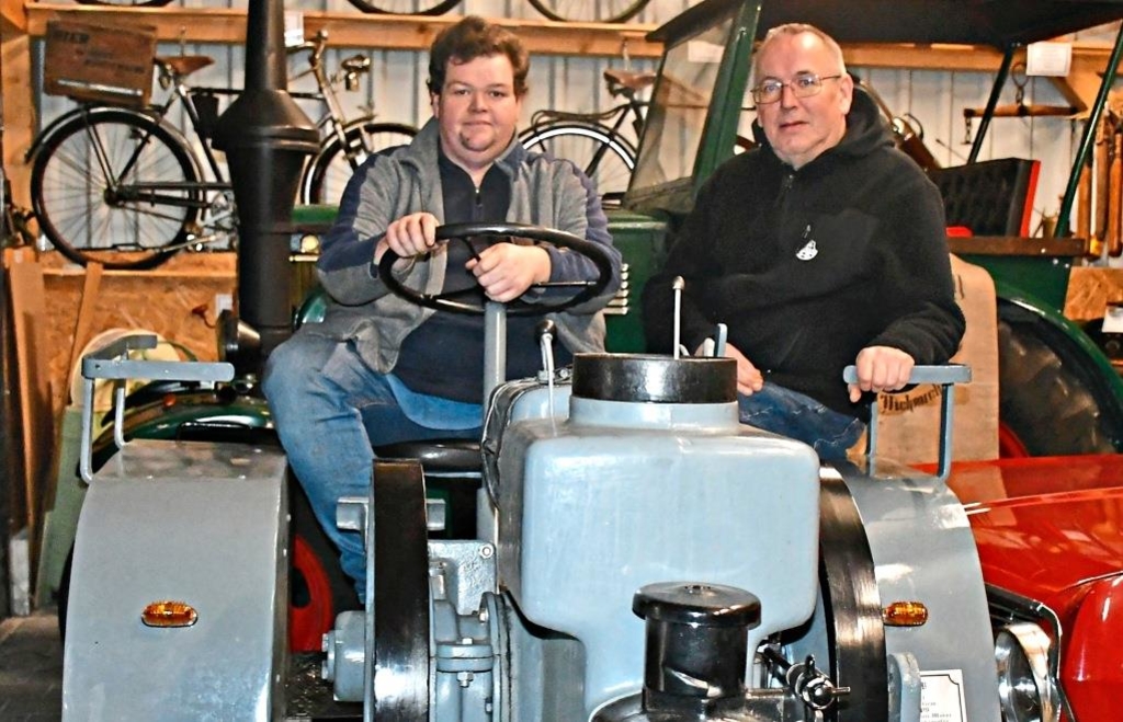 Driving the Lanz tractor to ice cream: The Zitzelsbergers from Hohenfels ...