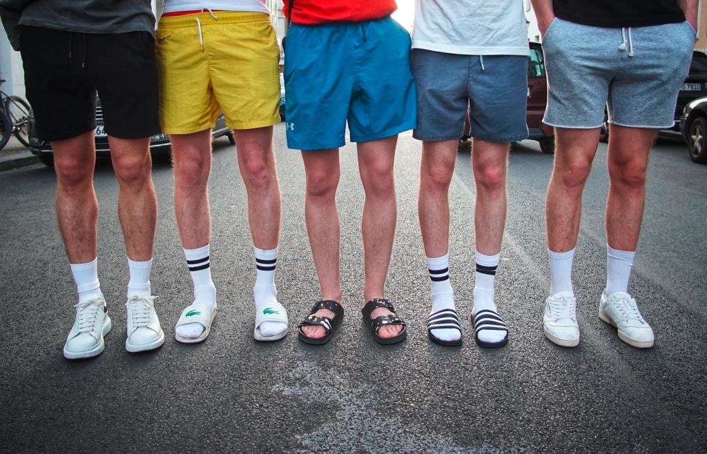 Von Anrede bis Kleidung: Wie man sich richtig verhält – und was nur ...