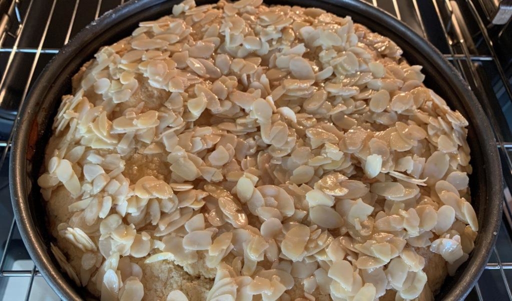 Doppelt lecker: Apfelkuchen trifft Bienenstich