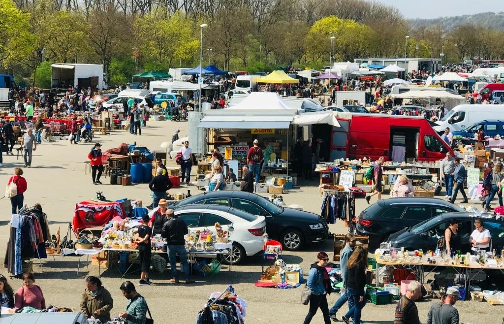 Regensburger entdeckt einen Silberschatz am Dultplatz-Flohmarkt – oder?