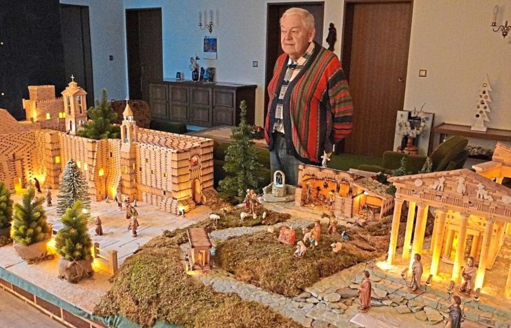 Werner Hirschmann from Parsberg built a nativity scene out of 42 ...