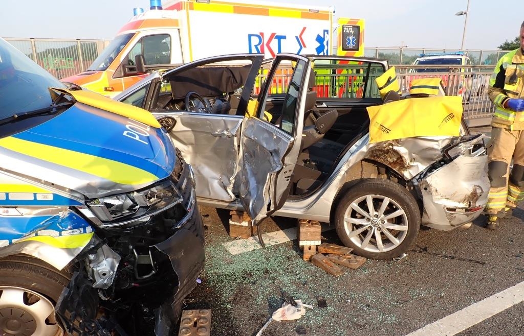 Did an 82-year-old woman in Regensburg miss the flashing blue lights and ...