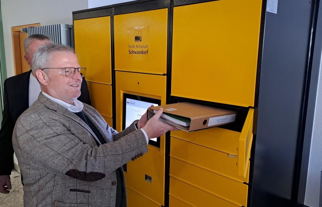 Smartes Bürgerbüro: Schwandorf bietet nun eine Rund-um-die-Uhr ...