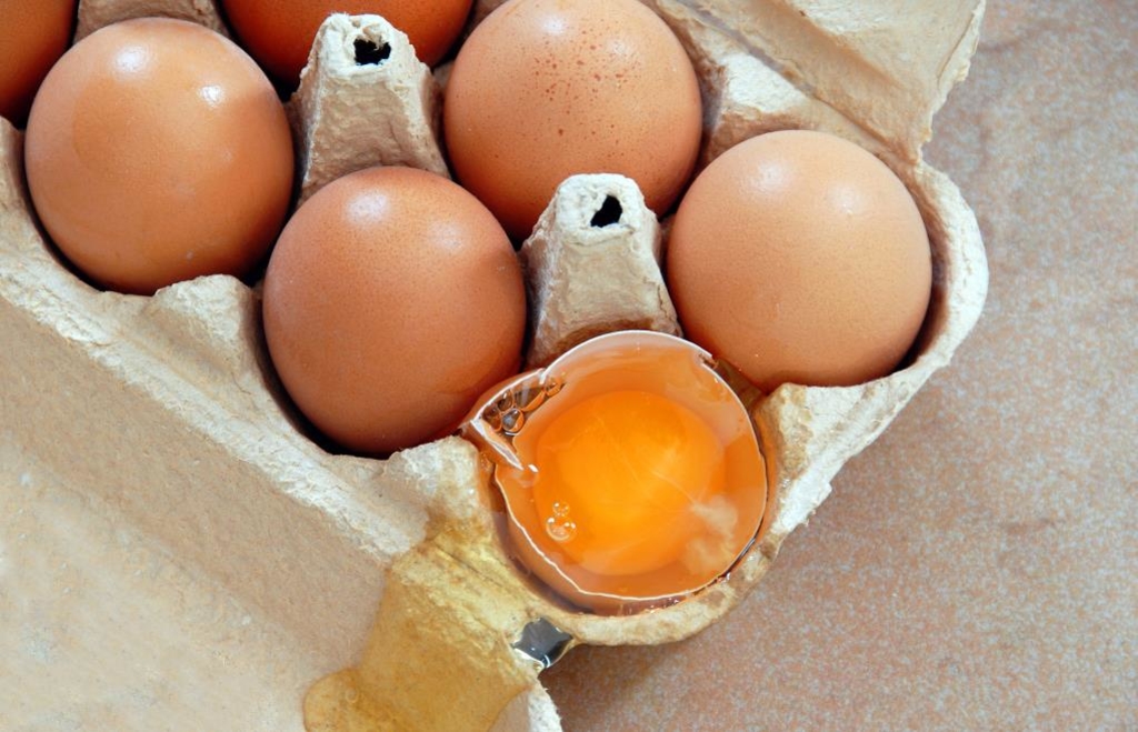 Kaputtes Ei in der Packung: Darf ich es einfach durch ein anderes ...