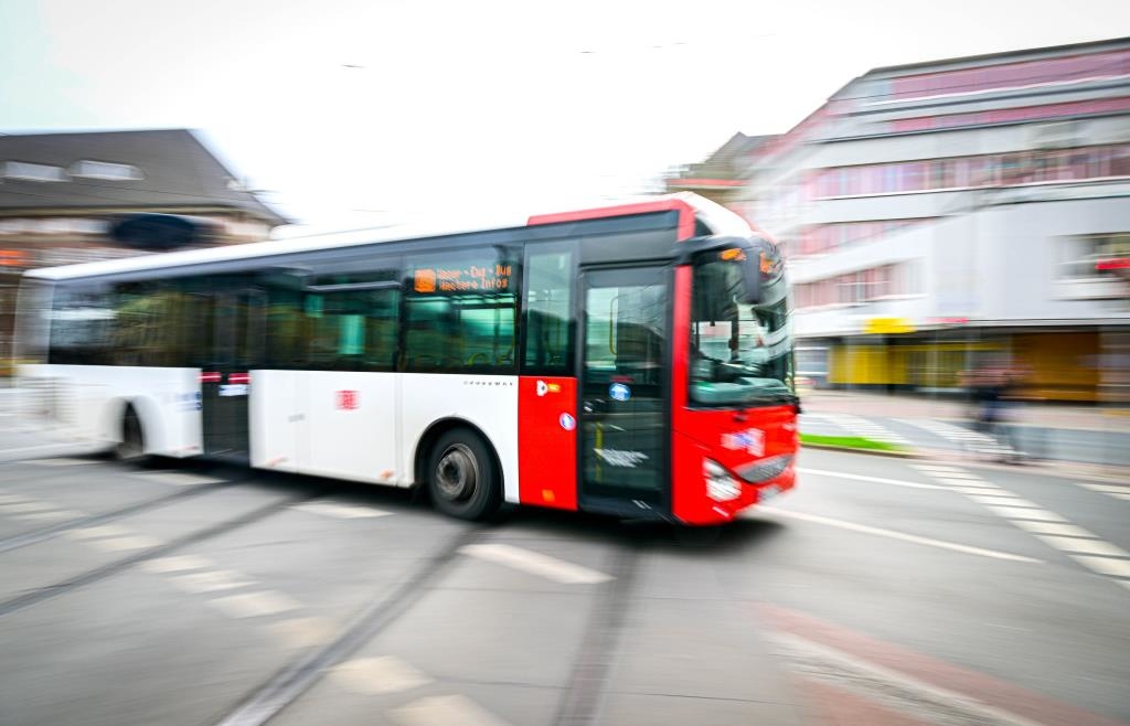 15-year-old drives girlfriend to school in stolen bus - | 130 kilometers