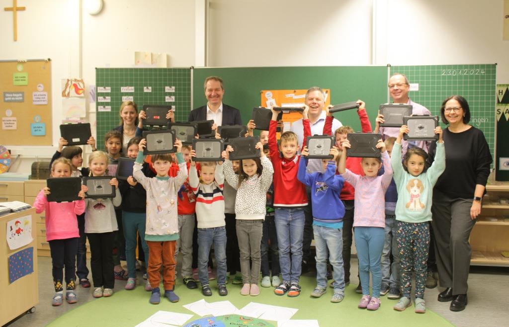 Ein „Schritt zu echter Chancengleichheit“: Tablets für die Grundschule ...
