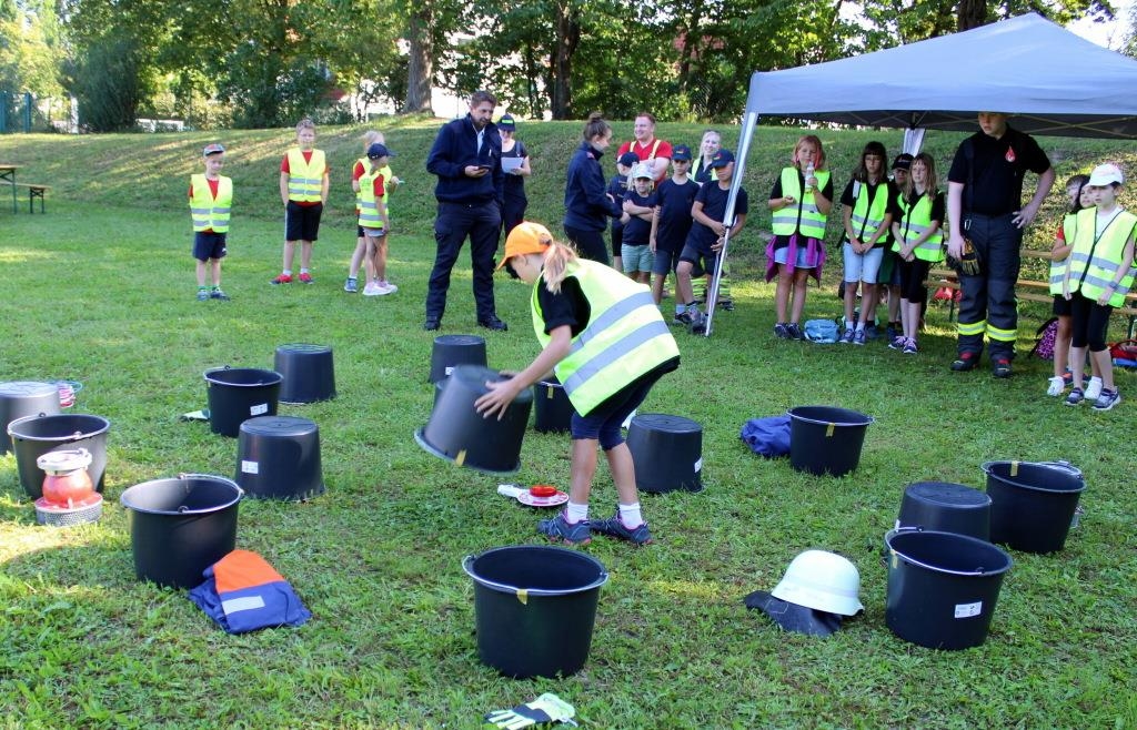Memory mit Kübeln für den Feuerwehrnachwuchs