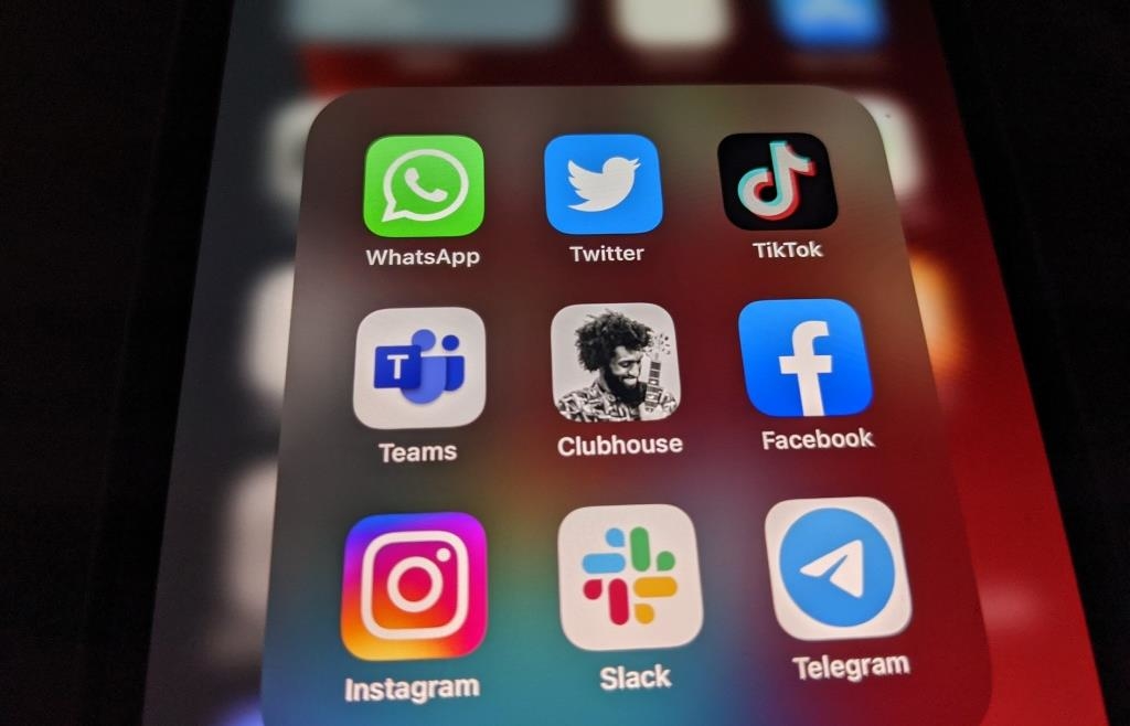 20-year-old to receive three million dollars because Facebook and YouTube ...